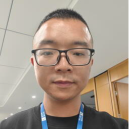 张曼
